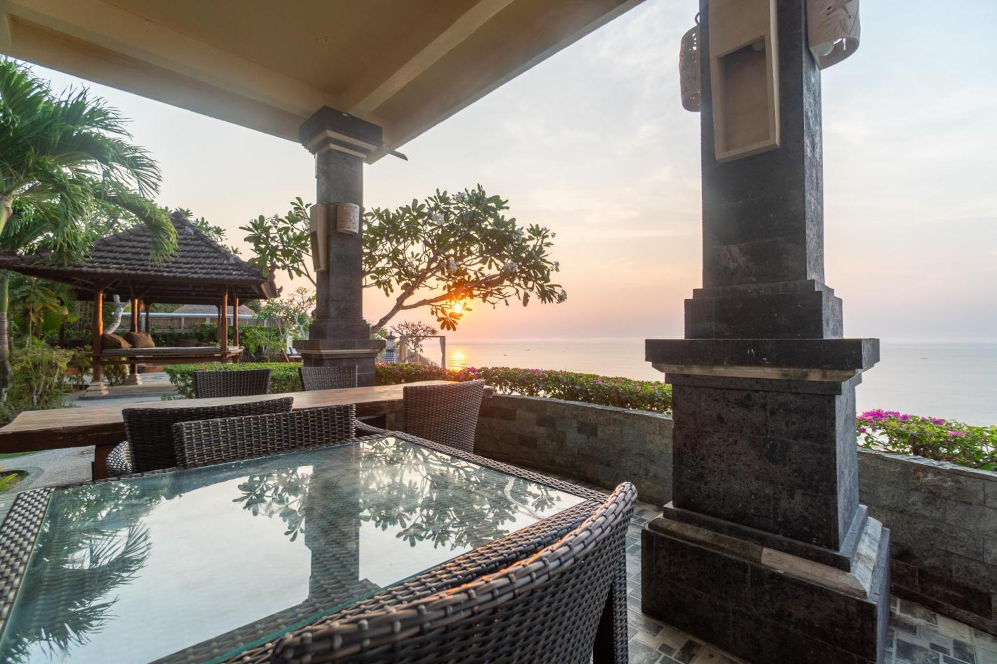 Hotel Kembang Kuning Uluwatu Exterior foto