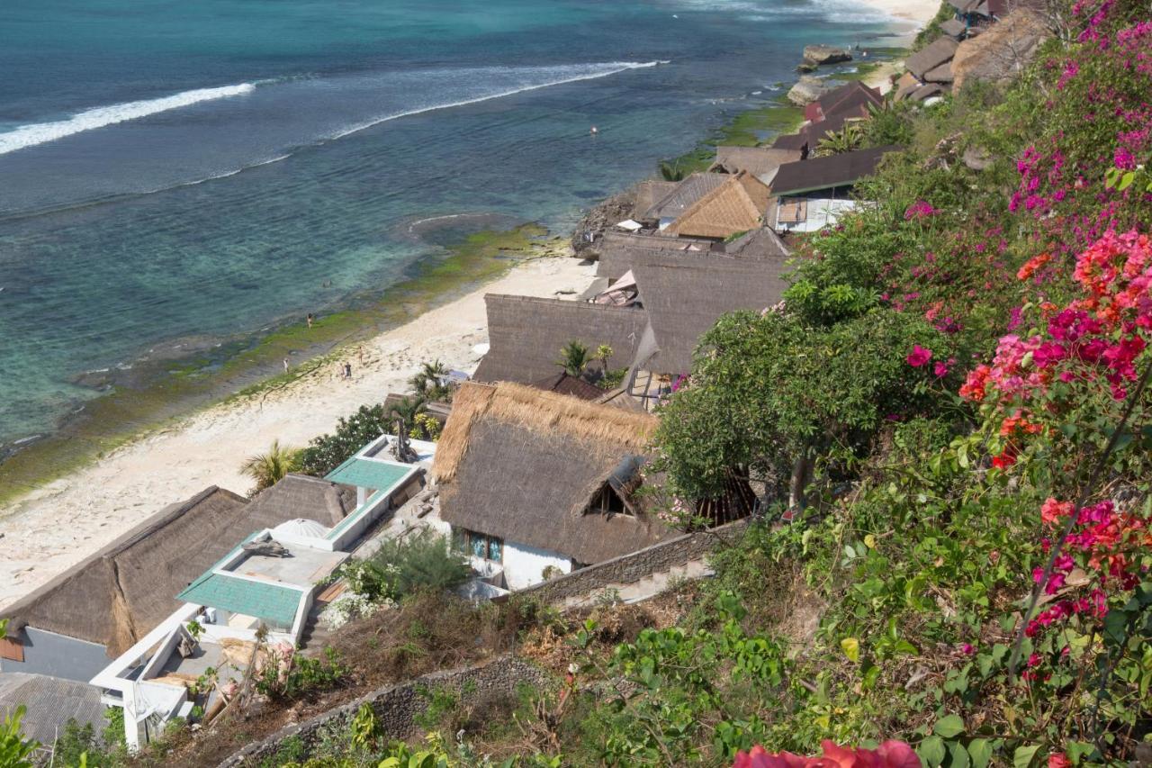 Hotel Kembang Kuning Uluwatu Exterior foto